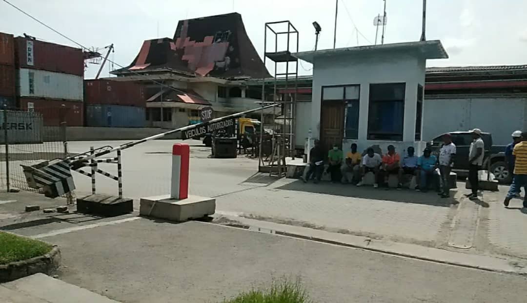 La Hetan Osan front Line, Traballadór APORTIL Blokeia Portu Dili